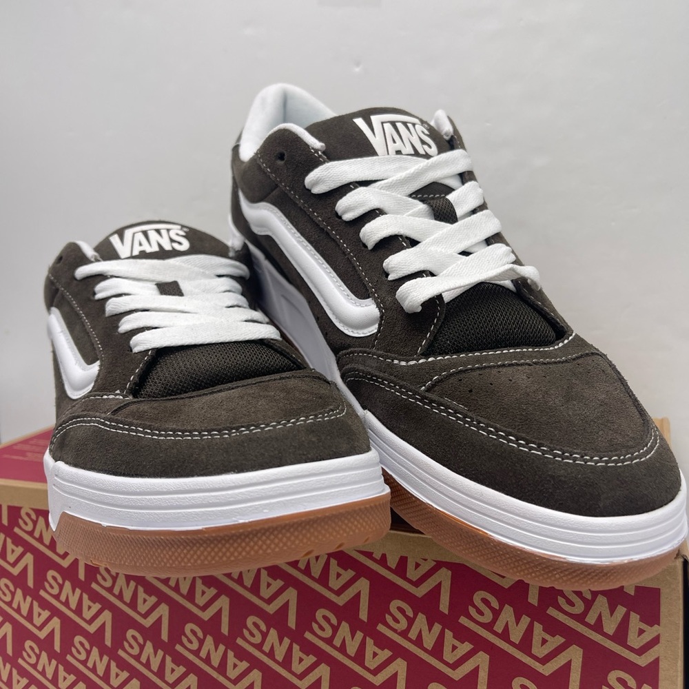 Vans Men's Brown Suede Hylane
Suede Brown
VN000D26DFN Sneakers - Picture 5 of 16